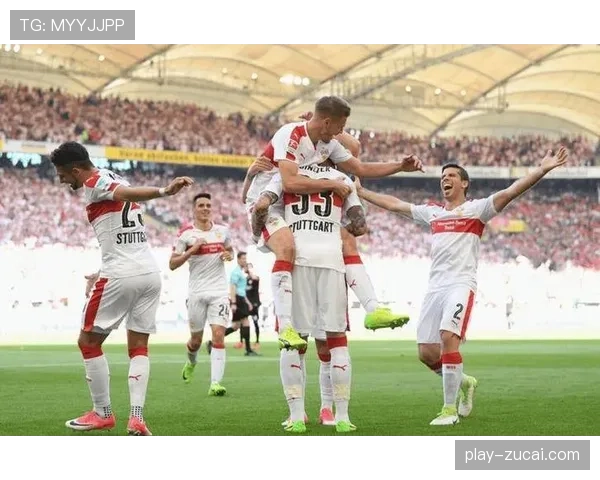 斯图加特3比2险胜奥格斯堡 主场全取三分紧追榜首集团